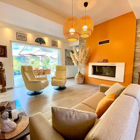 Manolyn By Scls Locations Villa